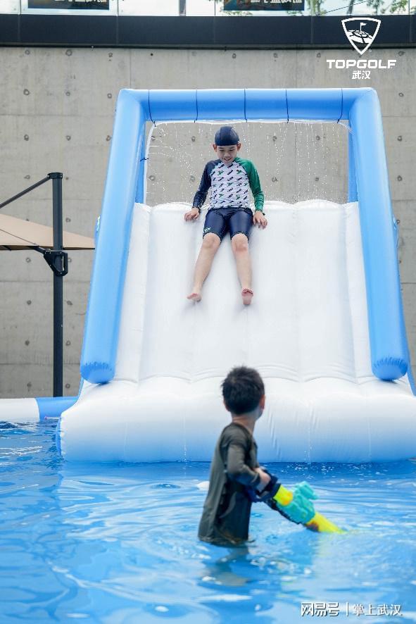 水狂欢季 100种清凉方式打造城市消暑新地标AG真人百家家乐APP拓高乐武汉开启今夏玩(图3)